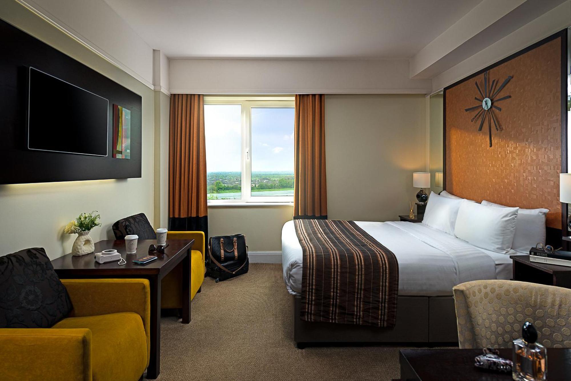 Carlton Hotel Blanchardstown Exteriör bild