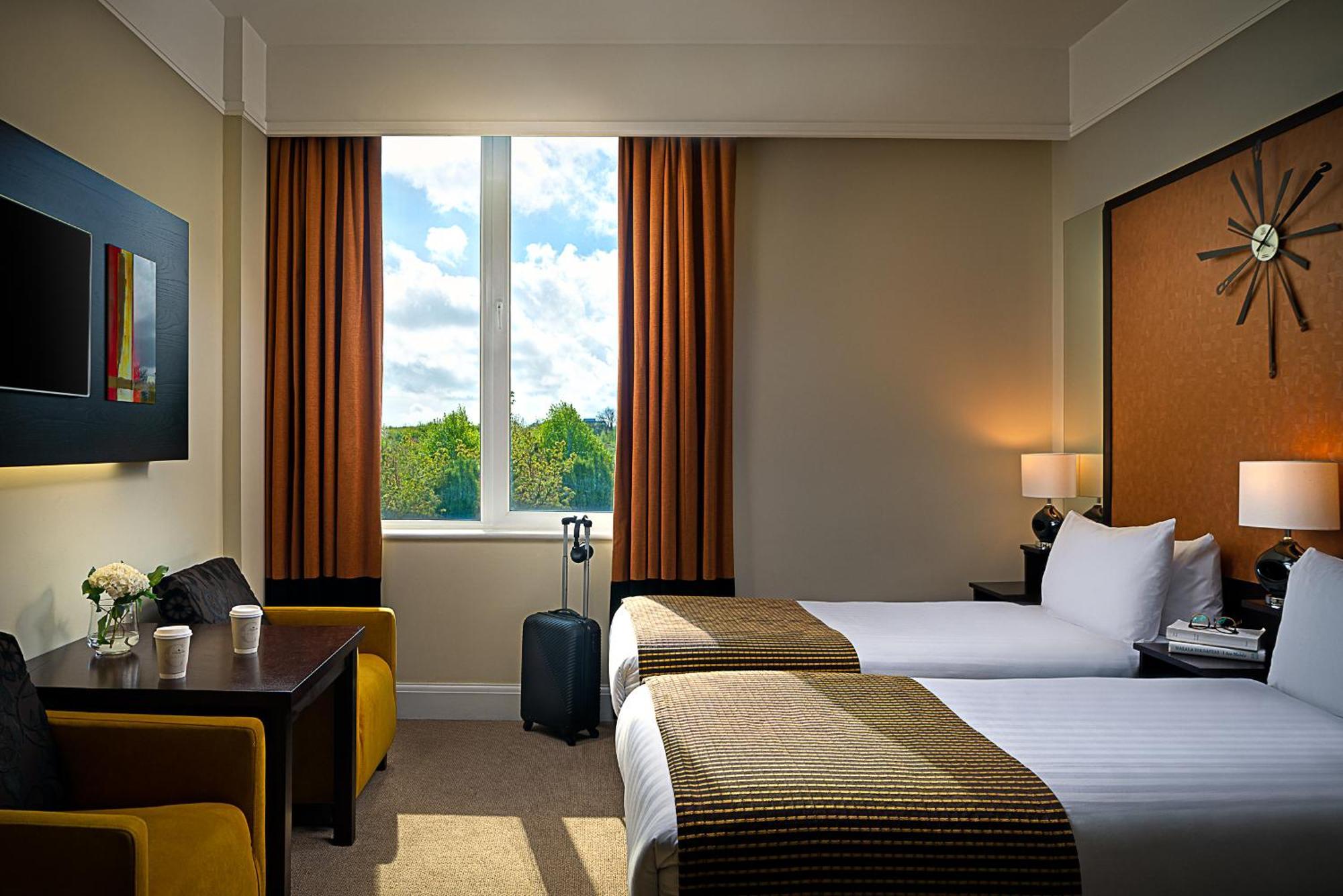 Carlton Hotel Blanchardstown Exteriör bild
