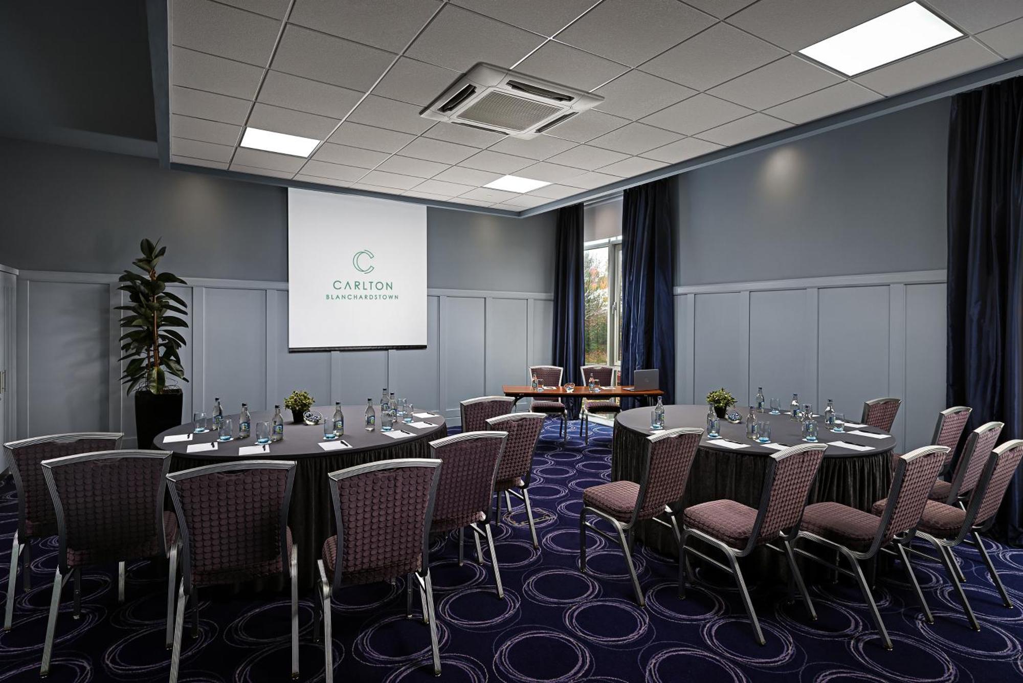 Carlton Hotel Blanchardstown Exteriör bild